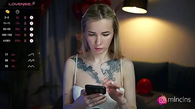 melanielwithu online show from February 22, 4:19 pm