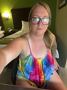 Lizzyloo online show from March 22, 10:24 pm