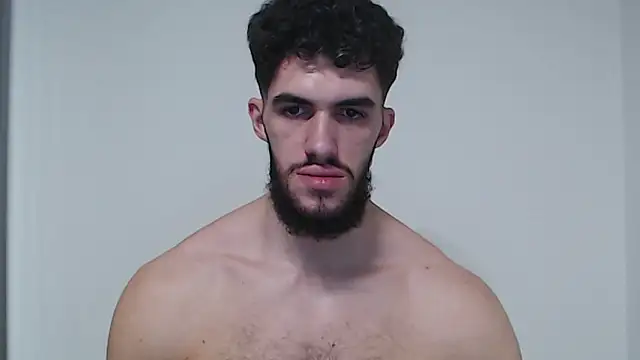 Snapshot of hiddenf chatting on February 6, 8:56 pm hiddenf online show from February 6, 8:56 pm