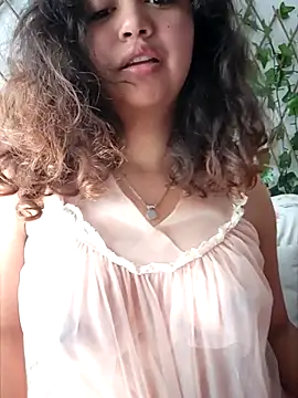 Peach Girll online show from March 18, 5:10 pm