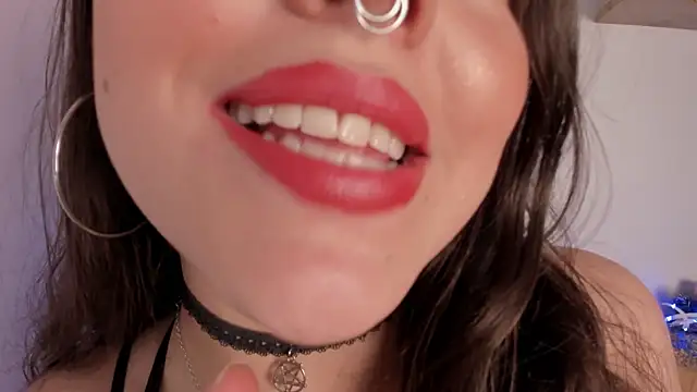 llanna  online show from October 15, 6:46 am