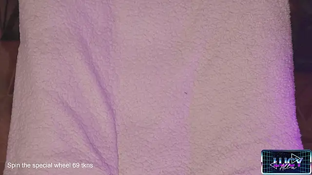 Snapshot of LucyAllenX chatting on January 27, 9:44 pm LucyAllenX online show from January 27, 9:44 pm