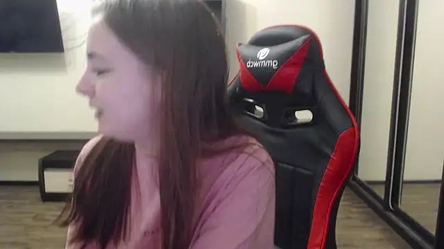 Laralianna online show from December 25, 7:34 pm