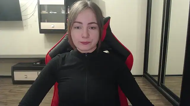 Laralianna online show from February 7, 6:13 pm