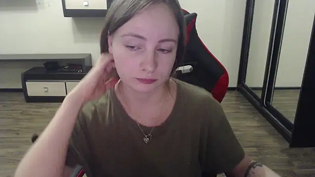 Laralianna online show from March 18, 2:48 pm