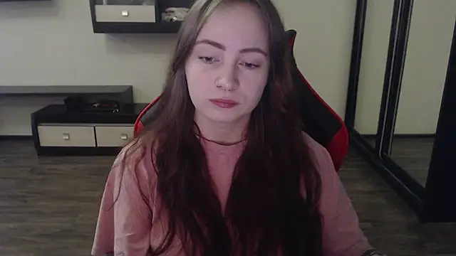 Laralianna online show from March 19, 8:45 am