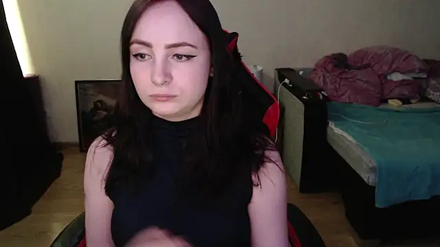 Laralianna online show from April 14, 1:39 pm