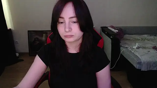 Snapshot of Laralianna chatting on April 23, 12:51 pm Laralianna online show from April 23, 12:51 pm