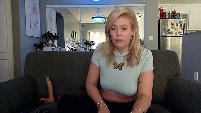 Lexi Shocker online show from November 17, 6:57 pm