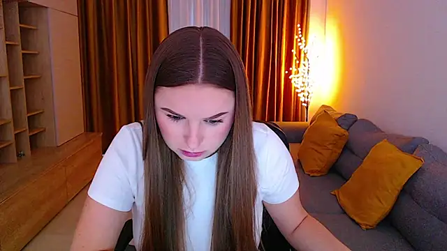  Mia Adams online show from March 21, 8:30 am