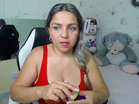 cum bigass online show from November 18, 12:20 pm