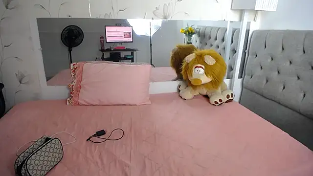 Snapshot of cum_bigass chatting on July 6, 12:24 pm cum bigass online show from July 6, 12:24 pm