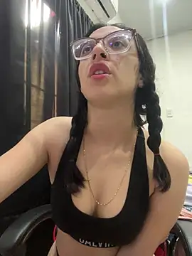 Snapshot of Ninnfa chatting on December 10, 8:16 pm Ninnfa online show from December 10, 8:16 pm