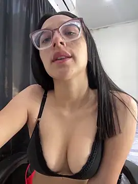 Snapshot of Ninnfa chatting on January 7, 2:41 pm Ninnfa online show from January 7, 2:41 pm