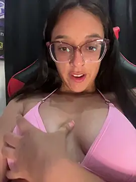 Snapshot of Ninnfa chatting on January 24, 6:35 pm Ninnfa online show from January 24, 6:35 pm