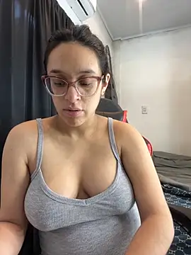 Snapshot of Ninnfa chatting on October 4, 3:32 pm Ninnfa online show from October 4, 3:32 pm