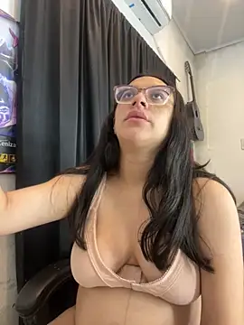 Snapshot of Ninnfa chatting on October 10, 10:53 pm Ninnfa online show from October 10, 10:53 pm