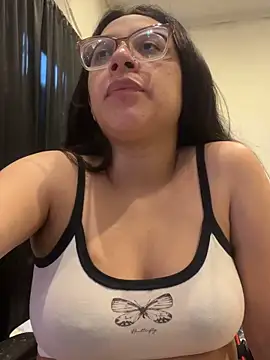 Snapshot of Ninnfa chatting on October 30, 9:37 pm Ninnfa online show from October 30, 9:37 pm