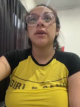 Snapshot of Ninnfa chatting on November 11, 5:13 pm Ninnfa online show from November 11, 5:13 pm