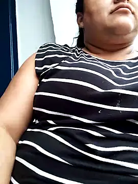 Snapshot of Monseratte21 chatting on February 1, 9:40 pm Monseratte21 online show from February 1, 9:40 pm