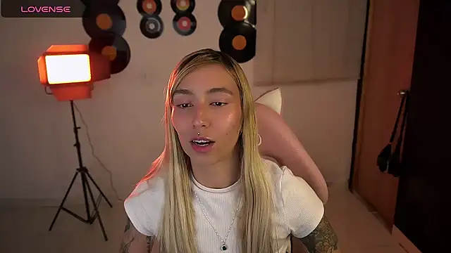 Saucy Jenn online show from April 11, 3:44 am