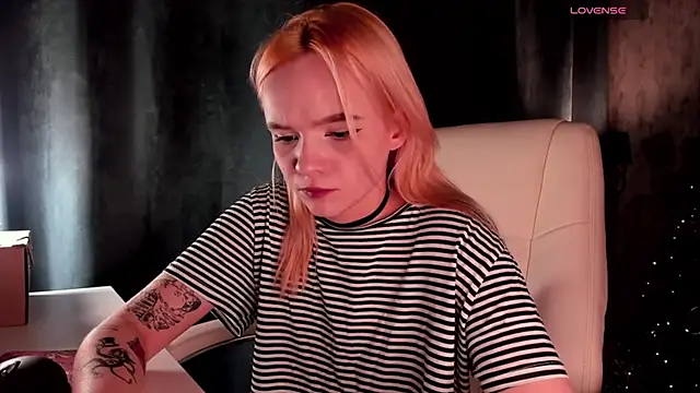 SarahRomantic online show from December 24, 12:33 pm