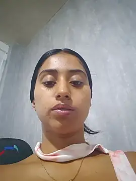 Snapshot of Valentinne_z chatting on February 1, 2:02 pm Valentinne z online show from February 1, 2:02 pm