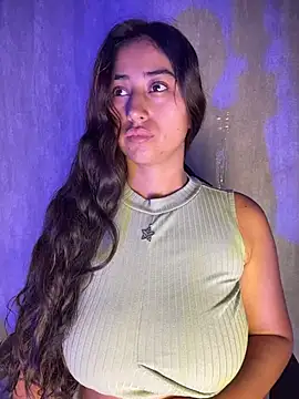 Snapshot of Valentinne_z chatting on February 24, 10:57 am Valentinne z online show from February 24, 10:57 am