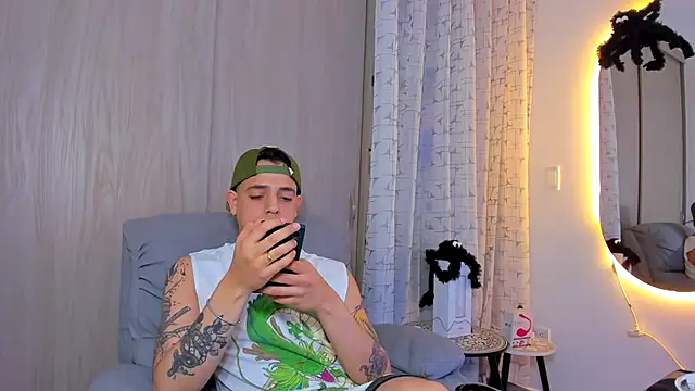 alejandro calderon1 online show from October 27, 4:27 am