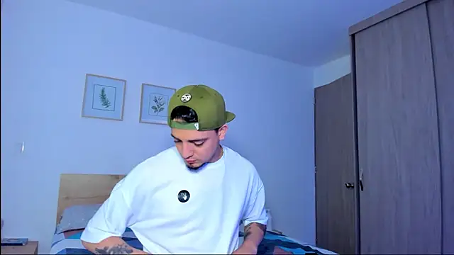 alejandro calderon1 online show from November 29, 8:50 am