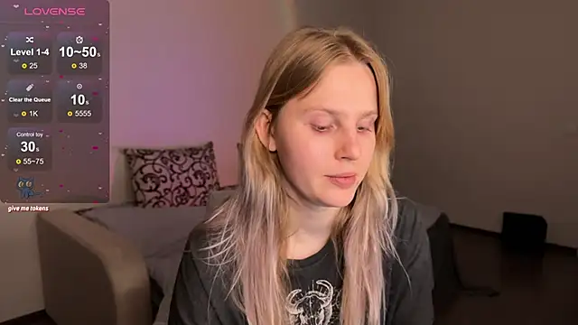 Snapshot of Chanel_Gill chatting on March 2, 5:58 pm Chanel Gill online show from March 2, 5:58 pm
