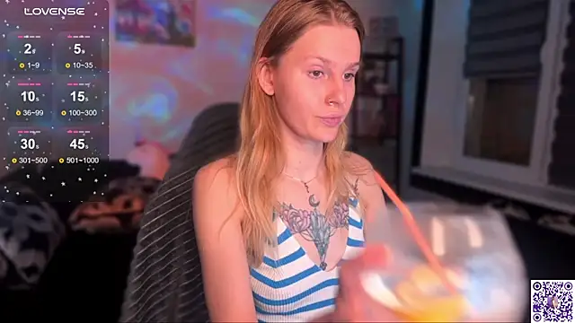 Chanel Gill online show from November 15, 4:25 pm