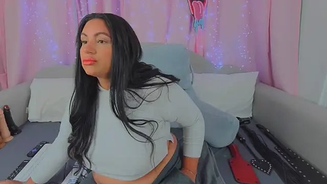 MeghanXO online show from November 1, 1:24 pm