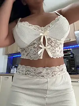 Snapshot of Scarlett-Dream chatting on May 13, 7:39 am Scarlett-Dream online show from May 13, 7:39 am