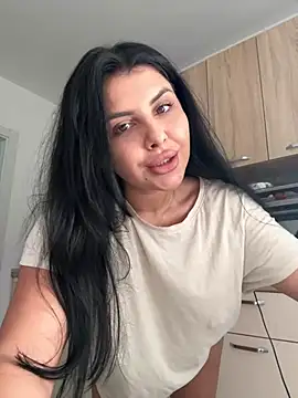 Snapshot of Scarlett-Dream chatting on July 1, 8:49 am Scarlett-Dream online show from July 1, 8:49 am