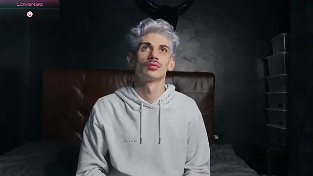 Snapshot of DanielCrush1 chatting on January 17, 6:22 pm DanielCrush1 online show from January 17, 6:22 pm