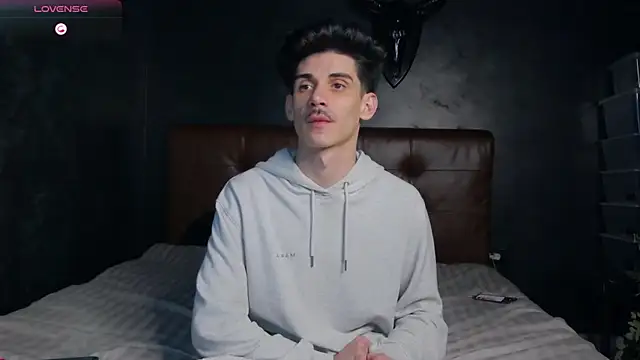 Snapshot of DanielCrush1 chatting on March 9, 4:11 pm DanielCrush1 online show from March 9, 4:11 pm