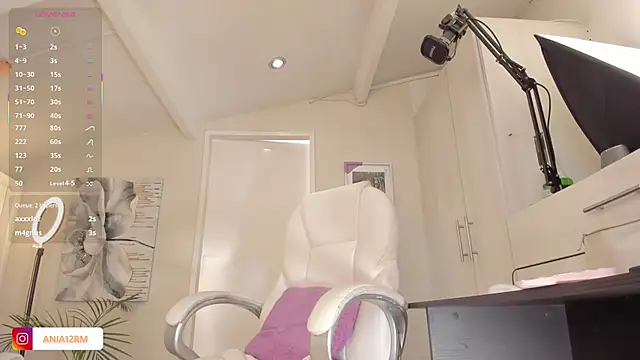 catalinasaiz online show from October 19, 1:56 pm