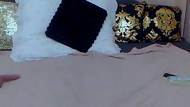 Snapshot of BustyVicky chatting on December 12, 9:58 pm BustyVicky online show from December 12, 9:58 pm