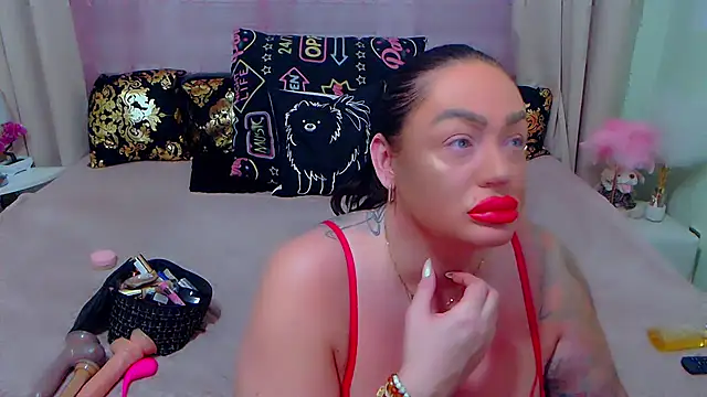 Snapshot of BustyVicky chatting on February 25, 9:57 pm BustyVicky online show from February 25, 9:57 pm