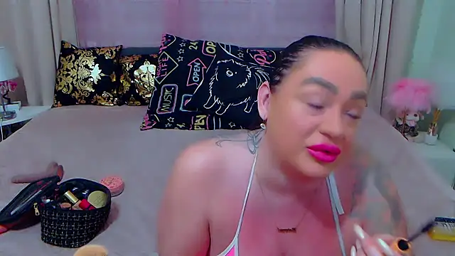 Snapshot of BustyVicky chatting on February 28, 10:17 pm BustyVicky online show from February 28, 10:17 pm