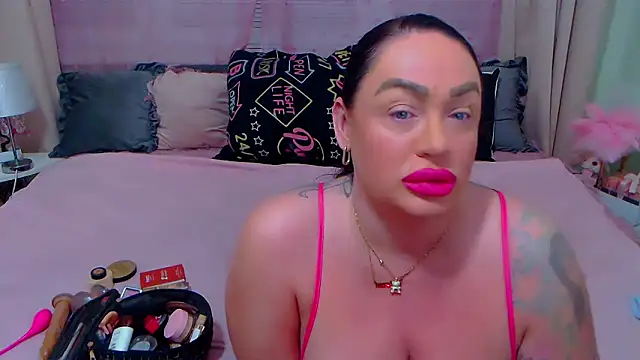 Snapshot of BustyVicky chatting on March 21, 11:12 pm BustyVicky online show from March 21, 11:12 pm