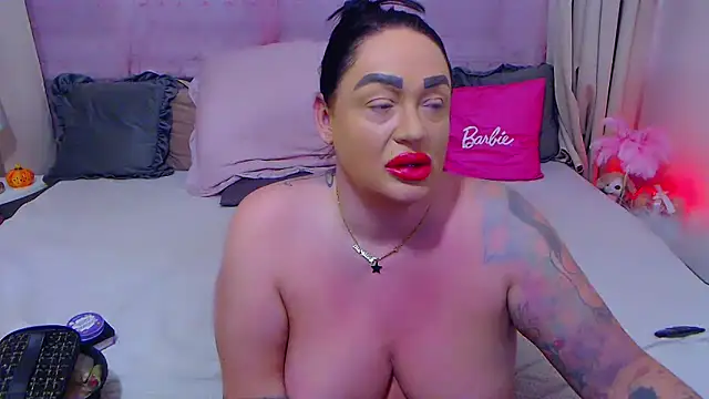 Snapshot of BustyVicky chatting on October 1, 8:59 pm BustyVicky online show from October 1, 8:59 pm