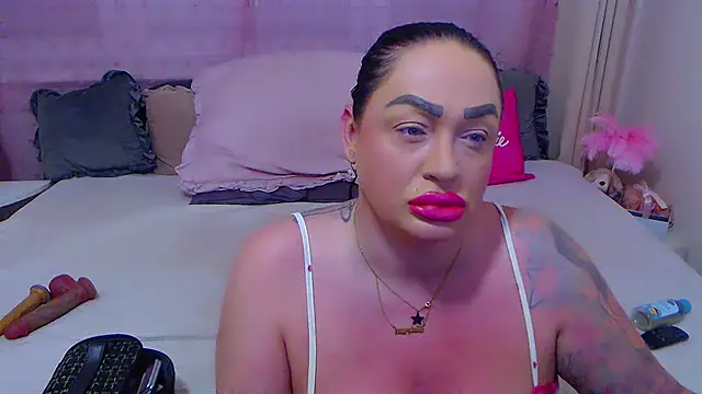 Snapshot of BustyVicky chatting on October 7, 8:17 pm BustyVicky online show from October 7, 8:17 pm