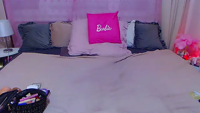 Snapshot of BustyVicky chatting on October 17, 9:28 pm BustyVicky online show from October 17, 9:28 pm