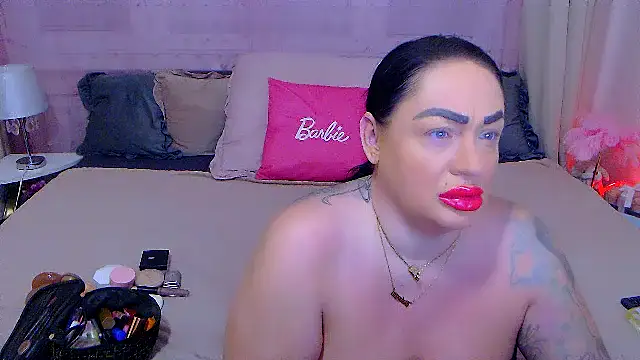 Snapshot of BustyVicky chatting on October 18, 9:15 pm BustyVicky online show from October 18, 9:15 pm