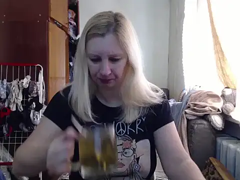 BustyBlond online show from February 22, 7:01 am