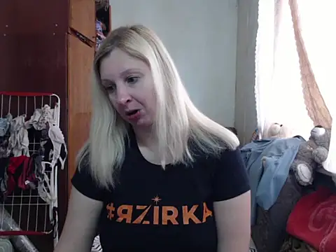 BustyBlond online show from February 23, 11:00 am