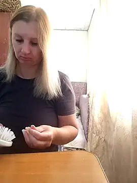 BustyBlond online show from September 12, 6:13 am