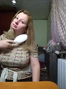 BustyBlond online show from April 12, 3:00 am